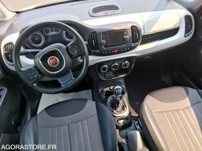 Fiat 500 L GNV POPSTAR MINISPACE DE 2016 - Automóvel: foto 4 Fiat 500 L GNV POPSTAR MINISPACE DE 2016 - Automóvel: foto 4