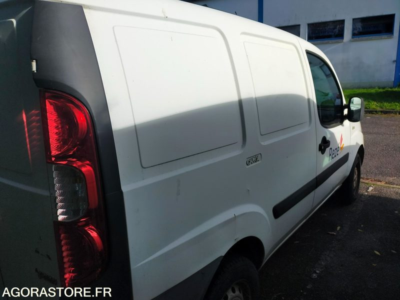 Fiat Doblo Essence et GNV - Furgão compacto: foto 5 Fiat Doblo Essence et GNV - Furgão compacto: foto 5