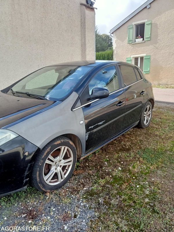 Fiat bravo 1 er mise en circulation 2010 - Automóvel: foto 3 Fiat bravo 1 er mise en circulation 2010 - Automóvel: foto 3