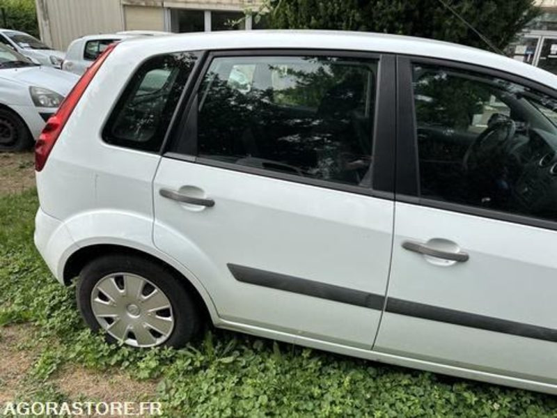 Ford Fiesta - 938BTN57 - Automóvel: foto 2 Ford Fiesta - 938BTN57 - Automóvel: foto 2
