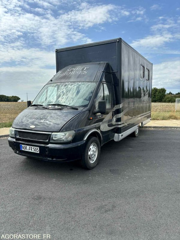 Fourgon FORD - Transport de 2 Chevaux - 2004 - 137 510 KM - Furgão: foto 1 Fourgon FORD - Transport de 2 Chevaux - 2004 - 137 510 KM - Furgão: foto 1