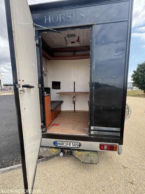 Fourgon FORD - Transport de 2 Chevaux - 2004 - 137 510 KM - Furgão: foto 4 Fourgon FORD - Transport de 2 Chevaux - 2004 - 137 510 KM - Furgão: foto 4