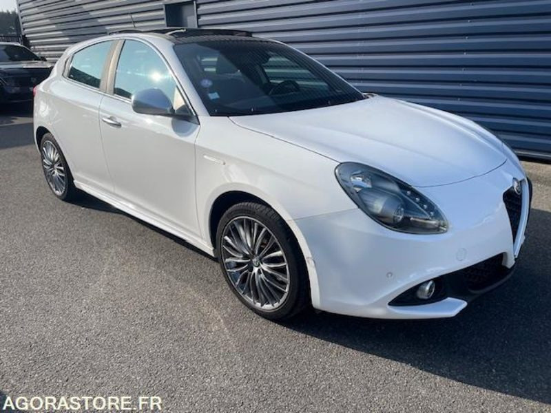 GIULIETTA LUSSO 1.4i TB 150cv S§S-12/2016-89360KM - Automóvel: foto 4 GIULIETTA LUSSO 1.4i TB 150cv S§S-12/2016-89360KM - Automóvel: foto 4