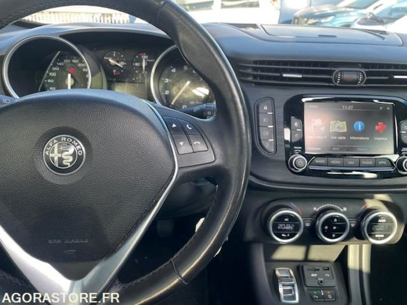 GIULIETTA LUSSO 1.4i TB 150cv S§S-12/2016-89360KM - Automóvel: foto 5 GIULIETTA LUSSO 1.4i TB 150cv S§S-12/2016-89360KM - Automóvel: foto 5
