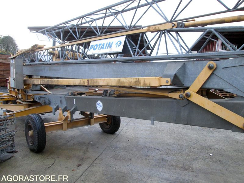 GRUE - POTAIN HD 10 A - TRES BON ETAT - Grua automontante: foto 2 GRUE - POTAIN HD 10 A - TRES BON ETAT - Grua automontante: foto 2
