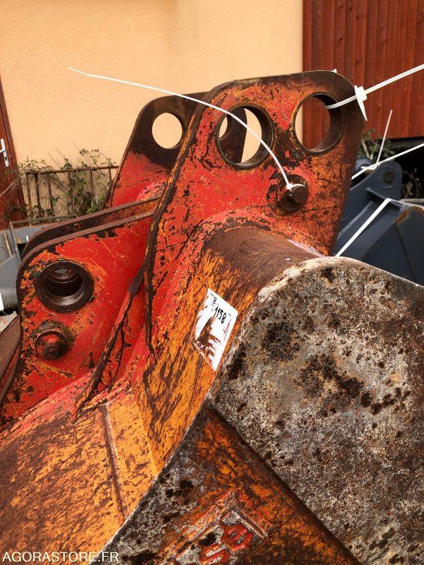 Godet CASE 110cm axes 60 et 75mm - Balde escavadora: foto 5 Godet CASE 110cm axes 60 et 75mm - Balde escavadora: foto 5