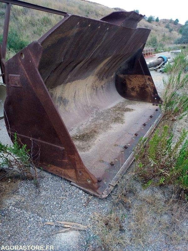 Godet CATERPILLAR - Ferramenta/ Equipamento: foto 3 Godet CATERPILLAR - Ferramenta/ Equipamento: foto 3