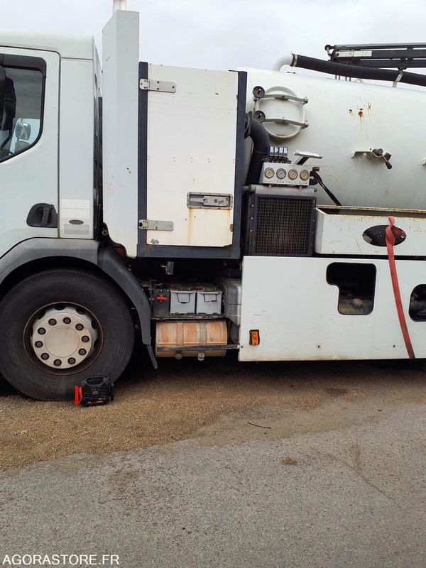 HYDROCUREUR 19T RIVARD - 2004 / 262 122 KM - Caminhão limpa fossa: foto 4 HYDROCUREUR 19T RIVARD - 2004 / 262 122 KM - Caminhão limpa fossa: foto 4