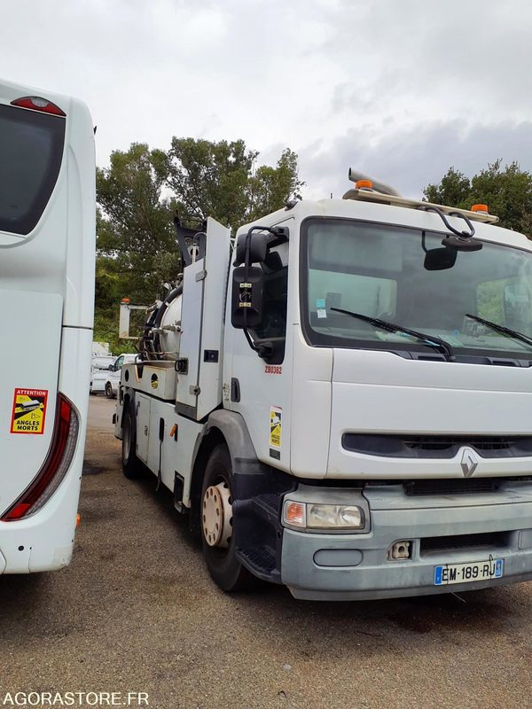 HYDROCUREUR 19T RIVARD - 2004 / 262 122 KM - Caminhão limpa fossa: foto 1 HYDROCUREUR 19T RIVARD - 2004 / 262 122 KM - Caminhão limpa fossa: foto 1