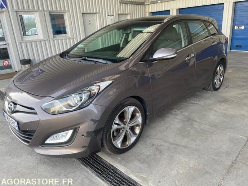 I30 SW PACK PREMIUM 1.6CRDI128cv. 09/2012. 131760 KM - Automóvel: foto 1 I30 SW PACK PREMIUM 1.6CRDI128cv. 09/2012. 131760 KM - Automóvel: foto 1
