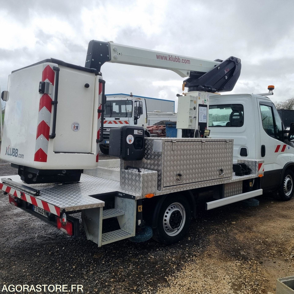 IVECO - 35S16 NACELLE - 2020 / 21000 KM - Furgão: foto 3 IVECO - 35S16 NACELLE - 2020 / 21000 KM - Furgão: foto 3
