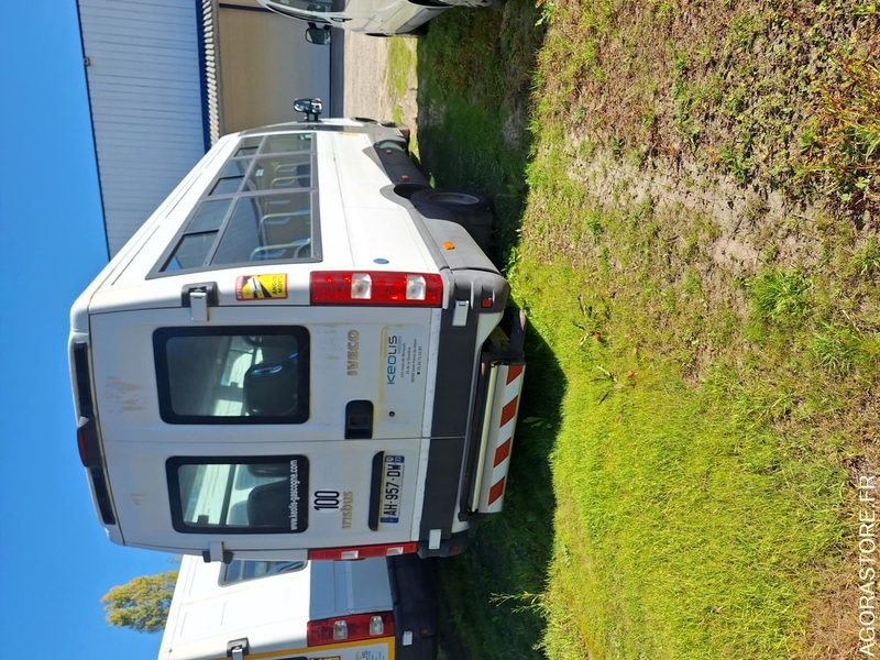 IVECO BUS DAILY N°092063 - Minibus, Furgão de passageiros: foto 3 IVECO BUS DAILY N°092063 - Minibus, Furgão de passageiros: foto 3