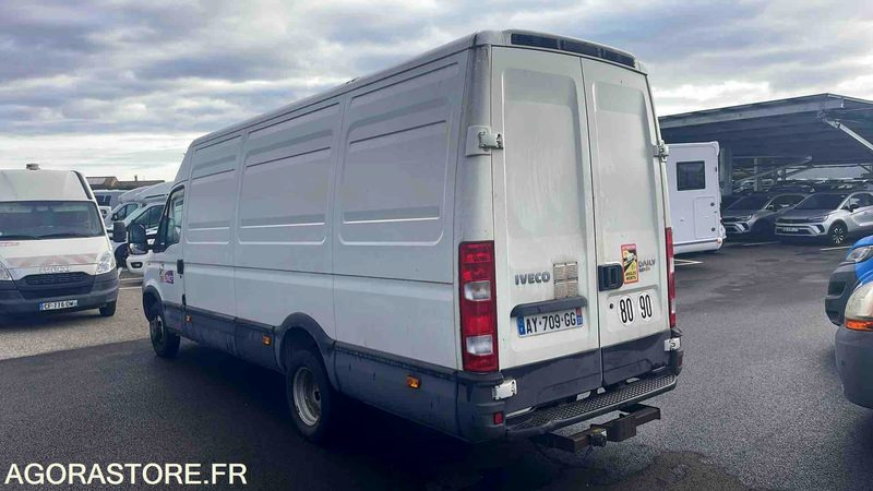 IVECO | DAILY | 2010 | 82193KM - Furgão: foto 4 IVECO | DAILY | 2010 | 82193KM - Furgão: foto 4