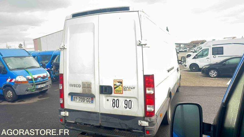 IVECO | DAILY | 2010 | 82193KM - Furgão: foto 3 IVECO | DAILY | 2010 | 82193KM - Furgão: foto 3