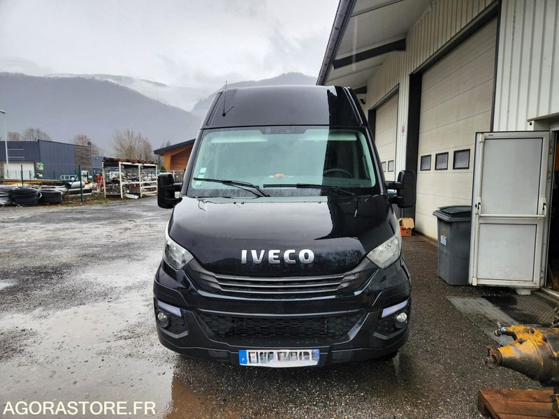 IVECO DAILY 35C21- 2017 / 170000 KM - Furgão: foto 1 IVECO DAILY 35C21- 2017 / 170000 KM - Furgão: foto 1
