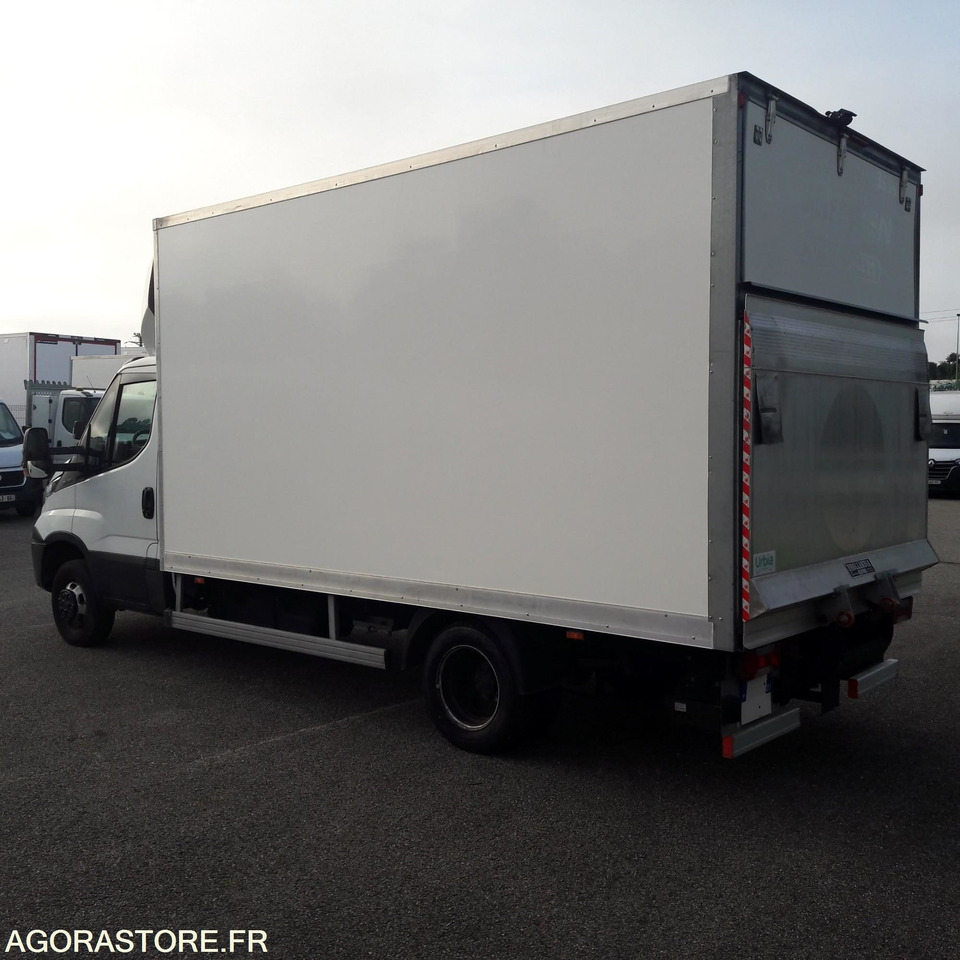 IVECO DAILY CHASSIS CABINE- 2019- 118608KM - Furgão: foto 3 IVECO DAILY CHASSIS CABINE- 2019- 118608KM - Furgão: foto 3