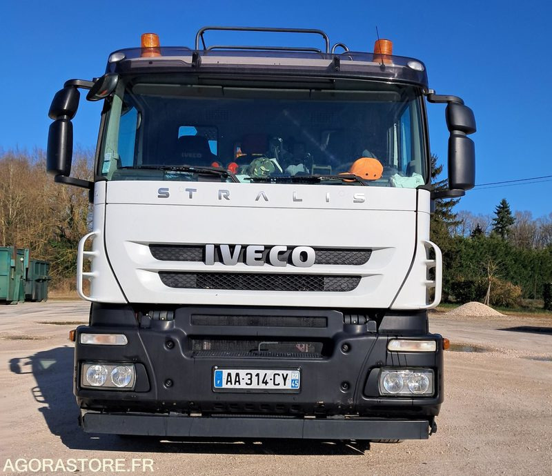 IVECO GRUE AMPLIROLL 559000 kms 2009 - Camião polibenne: foto 1 IVECO GRUE AMPLIROLL 559000 kms 2009 - Camião polibenne: foto 1