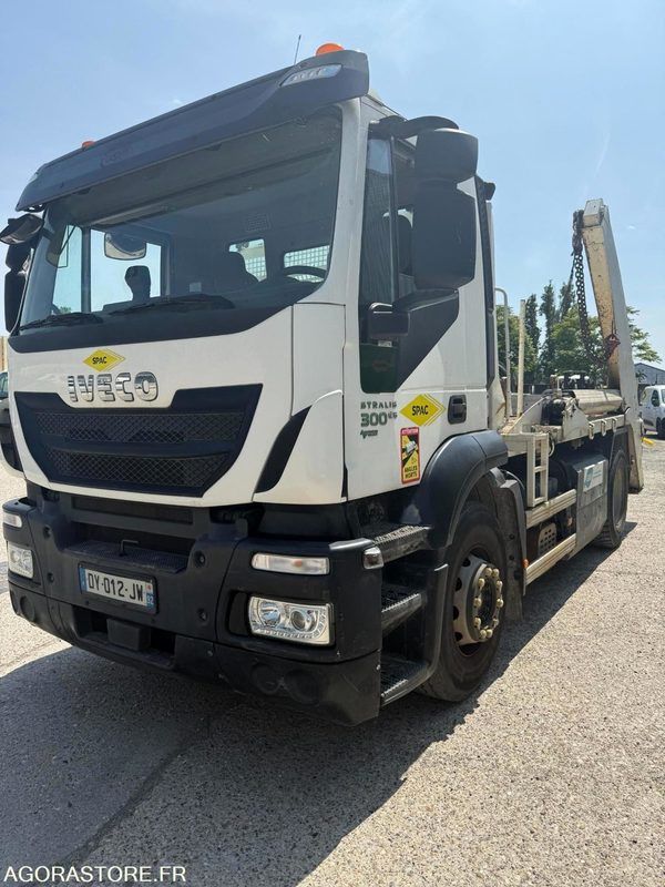 IVECO STRALIS MULTIBENNE 4x2 - 2015 / 61000KM - Camião multibenne: foto 2 IVECO STRALIS MULTIBENNE 4x2 - 2015 / 61000KM - Camião multibenne: foto 2