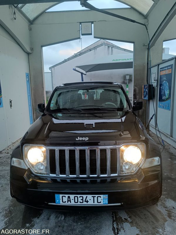 Jeep Cherokee IV 2.8 CRD Jamboree - 2009 - 193 000 KM - Automóvel: foto 1 Jeep Cherokee IV 2.8 CRD Jamboree - 2009 - 193 000 KM - Automóvel: foto 1
