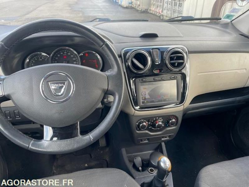 LODGY PRESTIGE 1.2 Tce 115cv. 09/2013. 161100 KM - Automóvel: foto 5 LODGY PRESTIGE 1.2 Tce 115cv. 09/2013. 161100 KM - Automóvel: foto 5