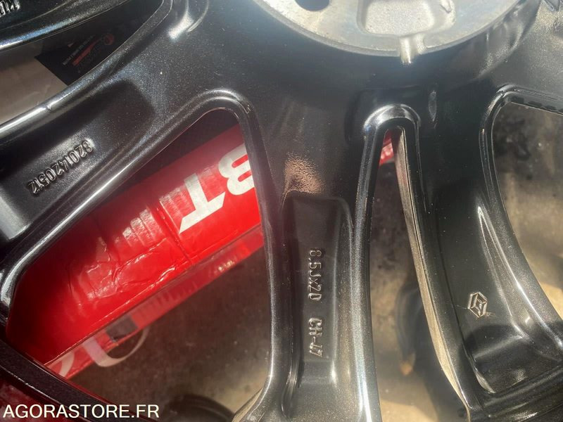 LOT DE 56 JANTES ALUMINIUM ORIGINE RENAULT ESPACE V EN 20 POUCES BI-TON - Ferramenta/ Equipamento: foto 2 LOT DE 56 JANTES ALUMINIUM ORIGINE RENAULT ESPACE V EN 20 POUCES BI-TON - Ferramenta/ Equipamento: foto 2