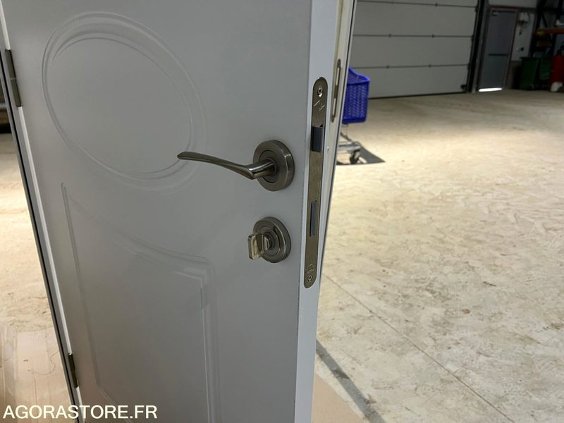 LOT de 19 Bloc Porte fin de chantier laqué blanc compris serrure et poignée - Ferramenta/ Equipamento: foto 5 LOT de 19 Bloc Porte fin de chantier laqué blanc compris serrure et poignée - Ferramenta/ Equipamento: foto 5