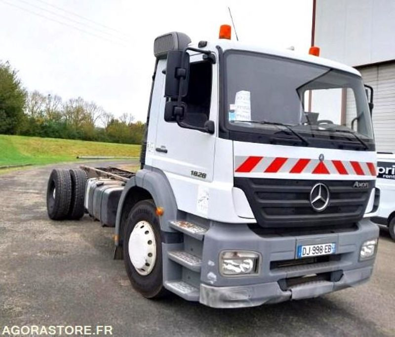 MERCEDES AXOR 1828N - 2002 / 578 610 KM - Camião chassi: foto 2 MERCEDES AXOR 1828N - 2002 / 578 610 KM - Camião chassi: foto 2