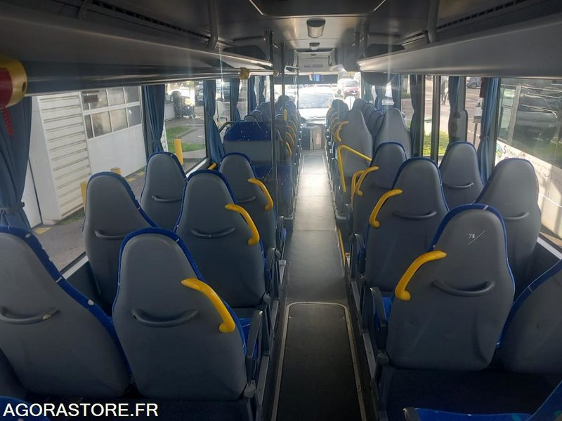 MERCEDES INTOURO N°083146 - Autocarro escolar: foto 5 MERCEDES INTOURO N°083146 - Autocarro escolar: foto 5