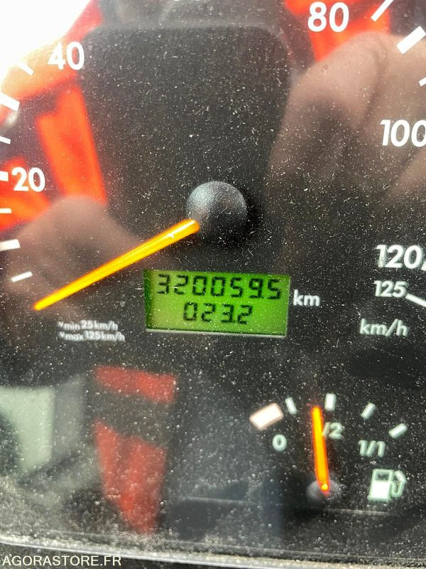 MERCEDES INTOURO N°093303 - Autocarro escolar: foto 5 MERCEDES INTOURO N°093303 - Autocarro escolar: foto 5