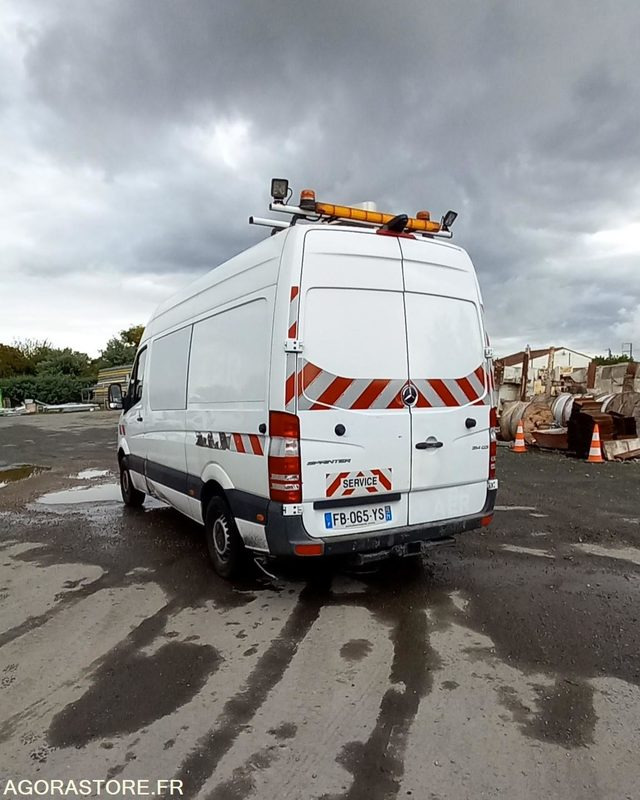 MERCEDES SPRINTER diesel - Année 2018 - 349.100km - Furgão: foto 3 MERCEDES SPRINTER diesel - Année 2018 - 349.100km - Furgão: foto 3
