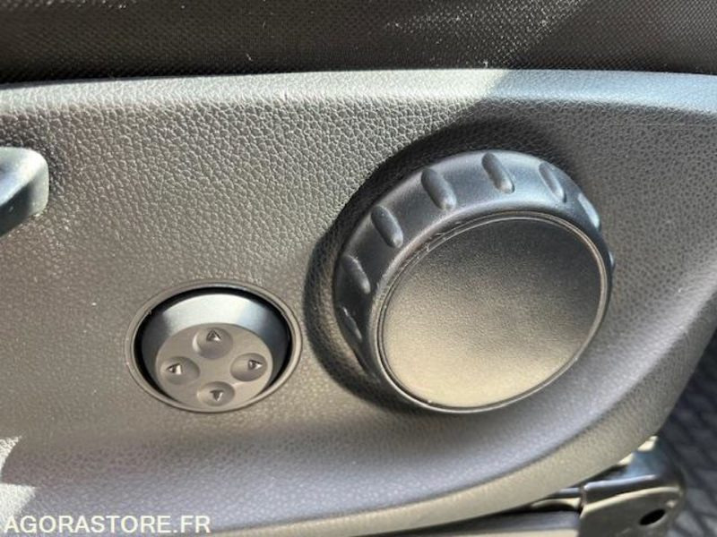 Furgão MERCEDES VITO FOURGON 119 CDI BLUETEC  COMPACT 4X4 7G-TRONIC 2 PLACES: foto 9