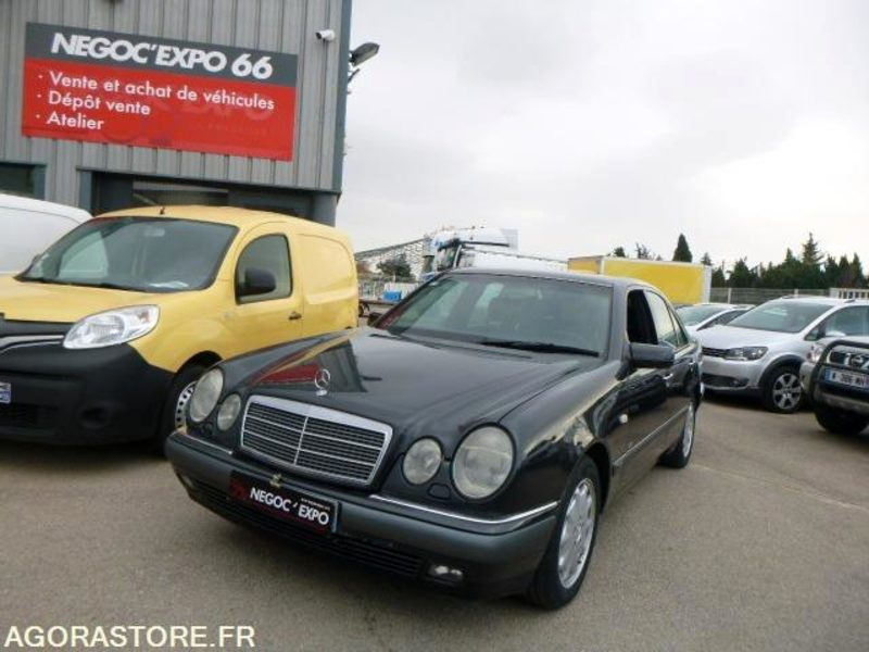 MERCEDES classe E 420 v8 W210 - 1996 - immatriculation espagnole vente pour pro - Automóvel: foto 4 MERCEDES classe E 420 v8 W210 - 1996 - immatriculation espagnole vente pour pro - Automóvel: foto 4