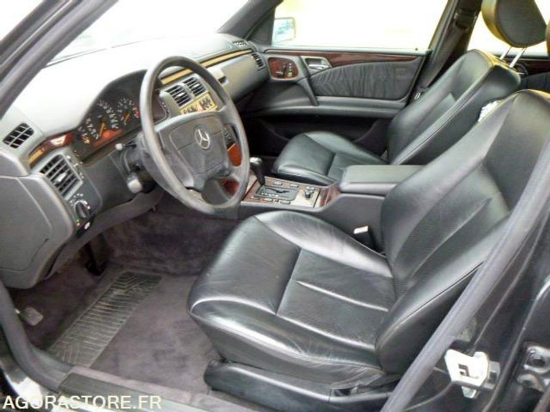 MERCEDES classe E 420 v8 W210 - 1996 - immatriculation espagnole vente pour pro - Automóvel: foto 5 MERCEDES classe E 420 v8 W210 - 1996 - immatriculation espagnole vente pour pro - Automóvel: foto 5
