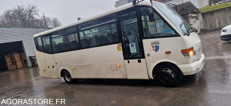 MINI-BUS MERCEDES VARIO - 127178 kms - 2000 - Minibus, Furgão de passageiros: foto 2 MINI-BUS MERCEDES VARIO - 127178 kms - 2000 - Minibus, Furgão de passageiros: foto 2