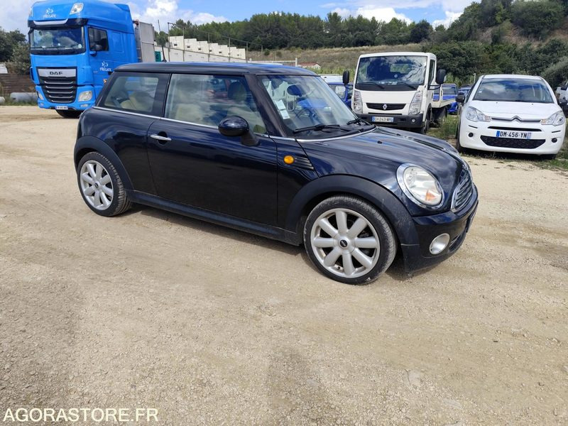 MINI COOPER 1.6 120CV - 2006 - 170500KMS - Automóvel: foto 3 MINI COOPER 1.6 120CV - 2006 - 170500KMS - Automóvel: foto 3