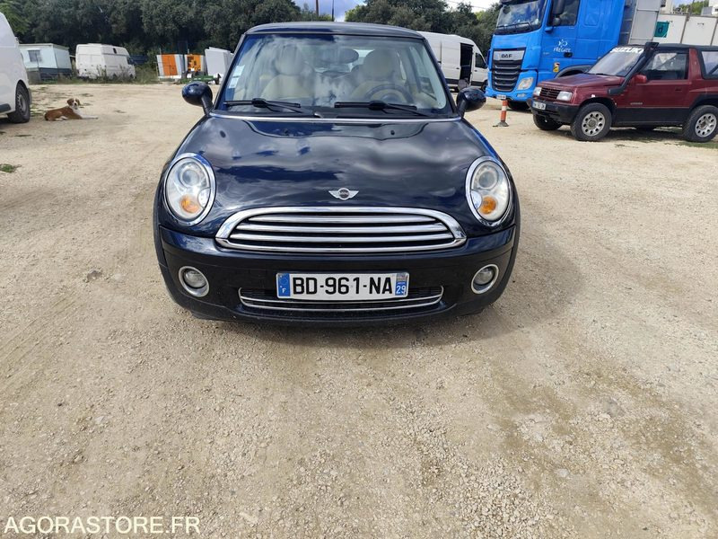 MINI COOPER 1.6 120CV - 2006 - 170500KMS - Automóvel: foto 2 MINI COOPER 1.6 120CV - 2006 - 170500KMS - Automóvel: foto 2