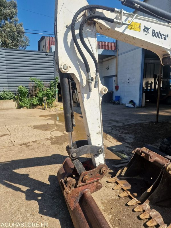 MINI PELLE SUR CHENILLE CAOUTCHOUC BOBCAT 5T E45 AVEC 3 GODETS - 2017 - 1715h - Mini escavadeira: foto 4 MINI PELLE SUR CHENILLE CAOUTCHOUC BOBCAT 5T E45 AVEC 3 GODETS - 2017 - 1715h - Mini escavadeira: foto 4