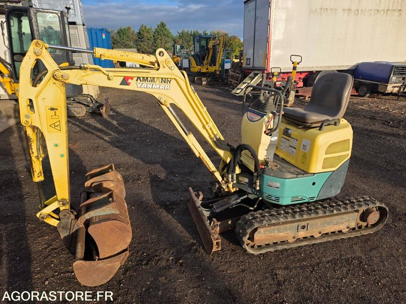 MINI-PELLE YANMAR VIO 10 - 2004 - 1952 HEURES - Mini escavadeira: foto 2 MINI-PELLE YANMAR VIO 10 - 2004 - 1952 HEURES - Mini escavadeira: foto 2