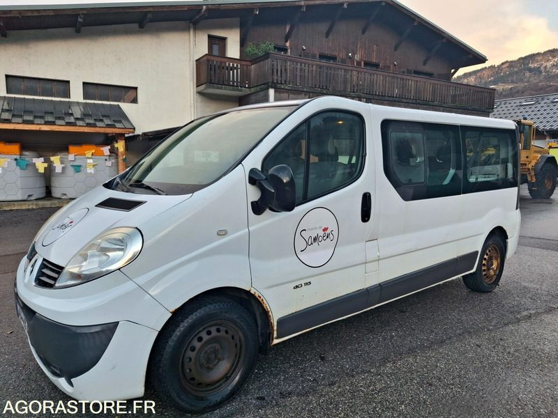 MINIBUS RENAULT TRAFIC - Minibus, Furgão de passageiros: foto 1 MINIBUS RENAULT TRAFIC - Minibus, Furgão de passageiros: foto 1