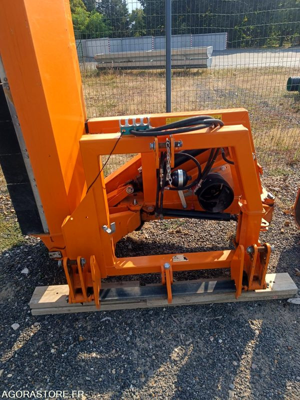 Broyeur d'accotement Noremat Sprinta 1600 - Máquina agrícola: foto 4 Broyeur d'accotement Noremat Sprinta 1600 - Máquina agrícola: foto 4