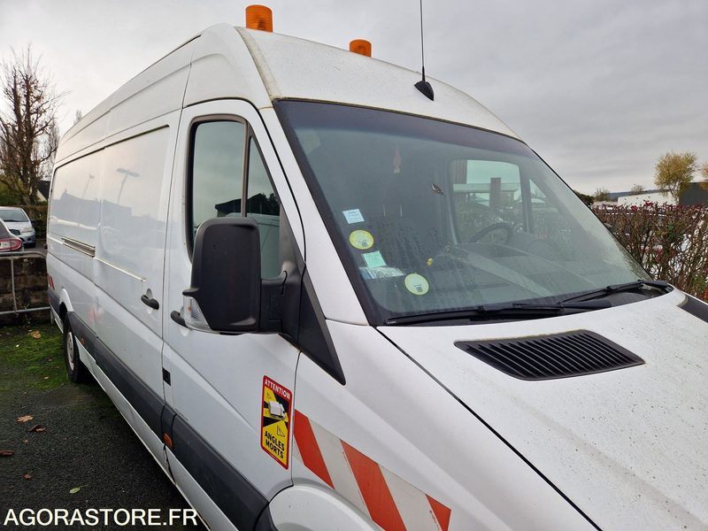 Mercedes Sprinter - 2009 - 414537 - AH780MP - Furgão: foto 2 Mercedes Sprinter - 2009 - 414537 - AH780MP - Furgão: foto 2