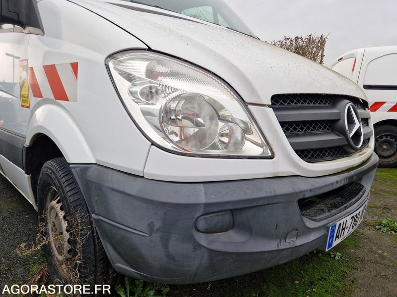 Mercedes Sprinter - 2009 - 414537 - AH780MP - Furgão: foto 3 Mercedes Sprinter - 2009 - 414537 - AH780MP - Furgão: foto 3