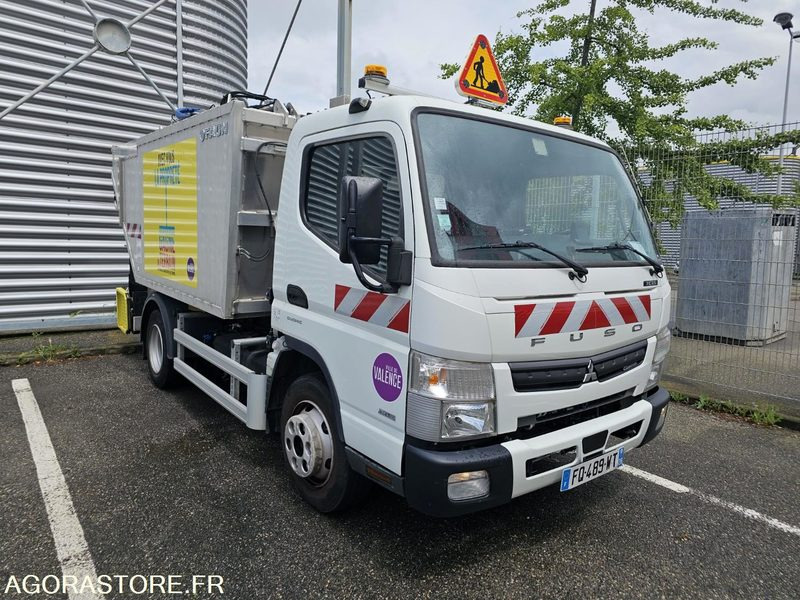 Mitsubishi Canter Fuso 7C15 - FQ489WT - 2020 - 10747 kms - Caminhão de lixo: foto 2 Mitsubishi Canter Fuso 7C15 - FQ489WT - 2020 - 10747 kms - Caminhão de lixo: foto 2