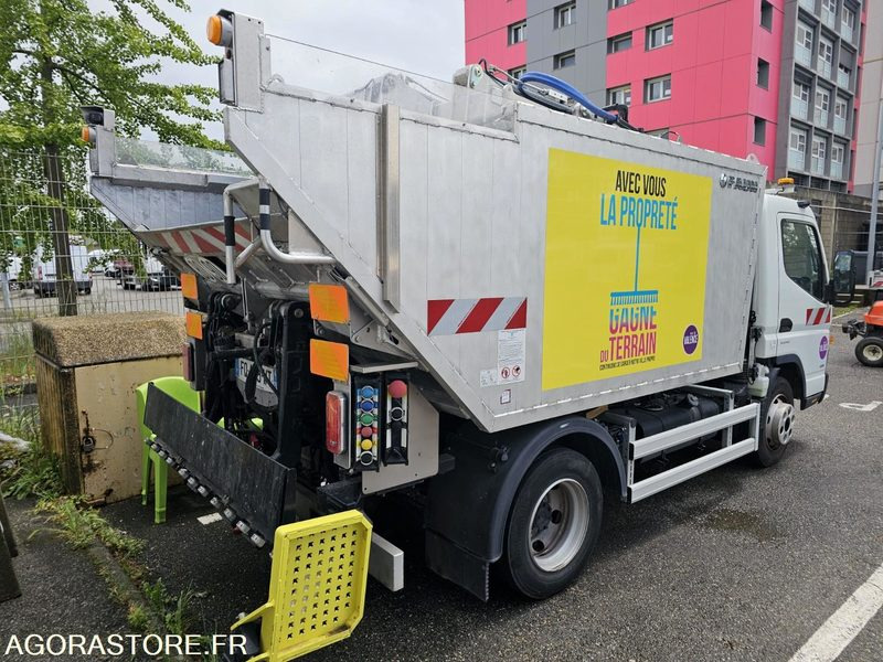 Mitsubishi Canter Fuso 7C15 - FQ489WT - 2020 - 10747 kms - Caminhão de lixo: foto 3 Mitsubishi Canter Fuso 7C15 - FQ489WT - 2020 - 10747 kms - Caminhão de lixo: foto 3