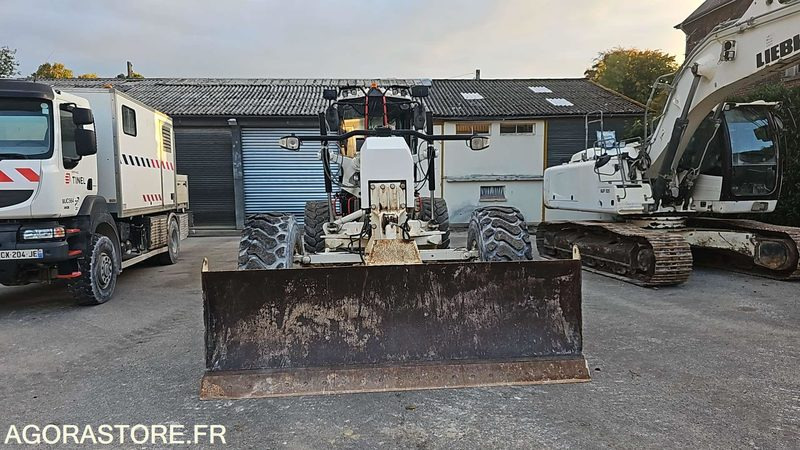 NIVELEUSE CATERPILLAR 14M GPS/UTS - 2012 / 10299H (MJN156) - Motoniveladora: foto 2 NIVELEUSE CATERPILLAR 14M GPS/UTS - 2012 / 10299H (MJN156) - Motoniveladora: foto 2