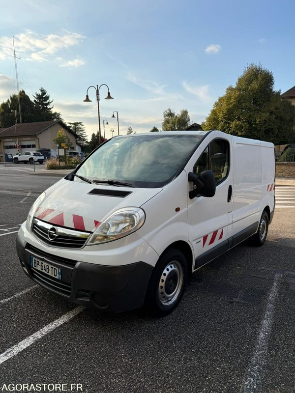 OPEL VIVARO 2L CDTI 90CH moteur 2L dci 90ch à chaine de distribution - Furgão compacto: foto 2 OPEL VIVARO 2L CDTI 90CH moteur 2L dci 90ch à chaine de distribution - Furgão compacto: foto 2