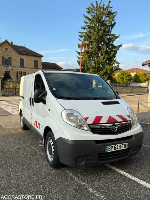 OPEL VIVARO 2L CDTI 90CH moteur 2L dci 90ch à chaine de distribution - Furgão compacto: foto 1 OPEL VIVARO 2L CDTI 90CH moteur 2L dci 90ch à chaine de distribution - Furgão compacto: foto 1