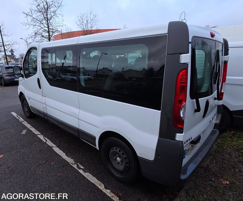 Opel Vivaro Combi 9 places L2H1 -2.0 cdti 120ch - Roulant - Minibus, Furgão de passageiros: foto 2 Opel Vivaro Combi 9 places L2H1 -2.0 cdti 120ch - Roulant - Minibus, Furgão de passageiros: foto 2