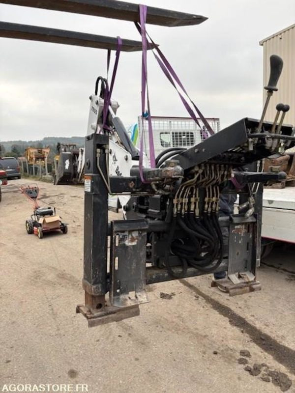 PELLE RETRO BOBCAT 725 S POUR SKID - Grua para camião: foto 1 PELLE RETRO BOBCAT 725 S POUR SKID - Grua para camião: foto 1