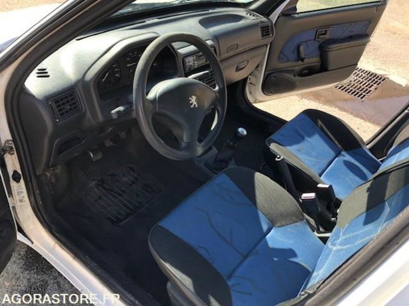 PEUGEOT 106 FINITION ZEN ESSENCE - Automóvel: foto 5 PEUGEOT 106 FINITION ZEN ESSENCE - Automóvel: foto 5
